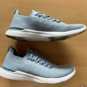 APL Techloom Breeze Wave